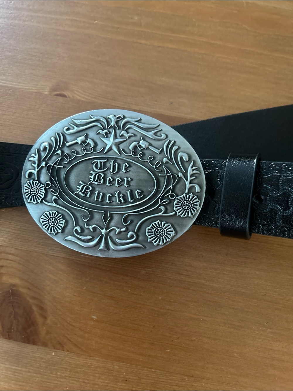 The beer buckle fold out beer holder belt